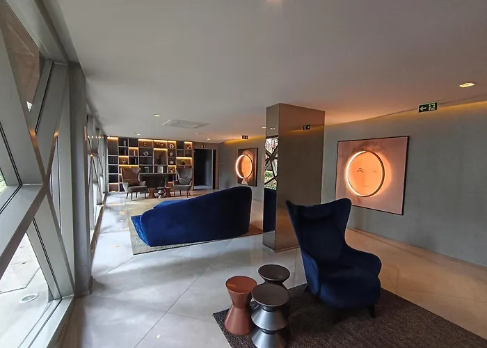 Novo, Bairro Nobre, Piscina E Terraço *